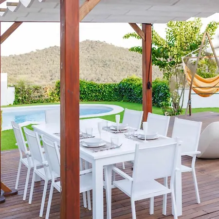 La De Mares Villa