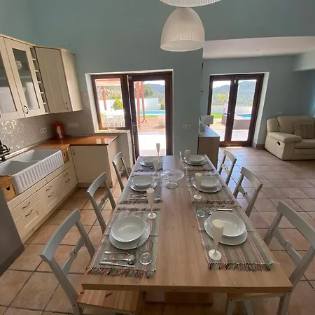 La De Mares Villa *